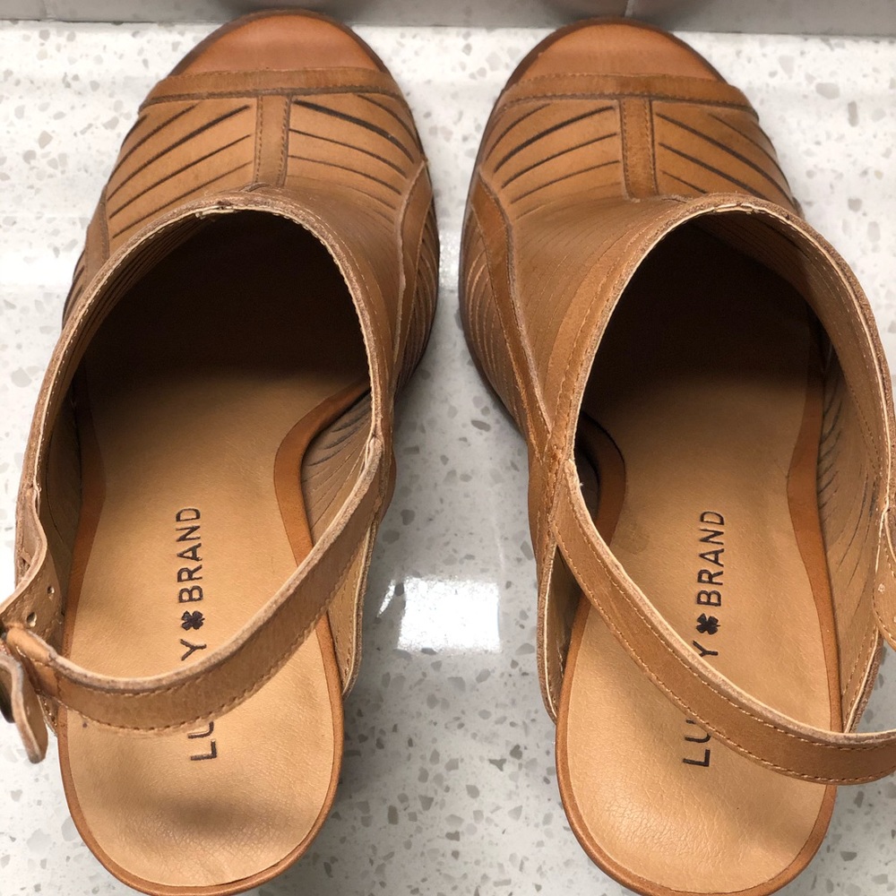Lucky Brand Open Toe Leather Sandal w/ Block Heel - Picture 4 of 8